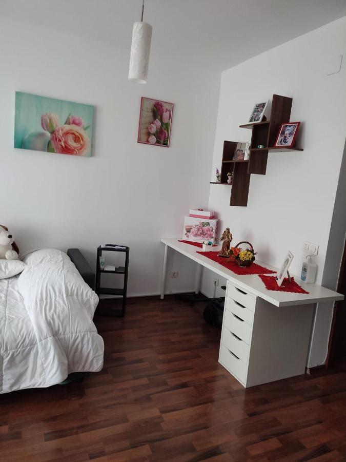 1 Room Apartment In Titan Бухарест Екстер'єр фото
